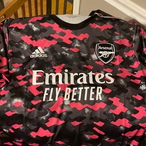 Arsenal 2021-2022 pre match shirt